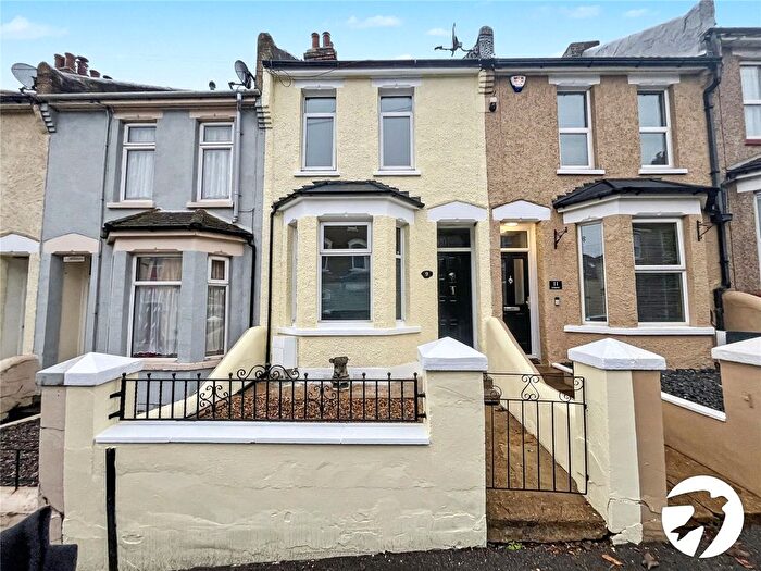 3 Bedroom Terraced House For Sale In Goddington Road, Rochester, Kent, ME2