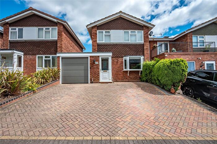 3 Bedroom Link Detached House For Sale In Old Station Road, Bromsgrove, Worcestershire, B60
