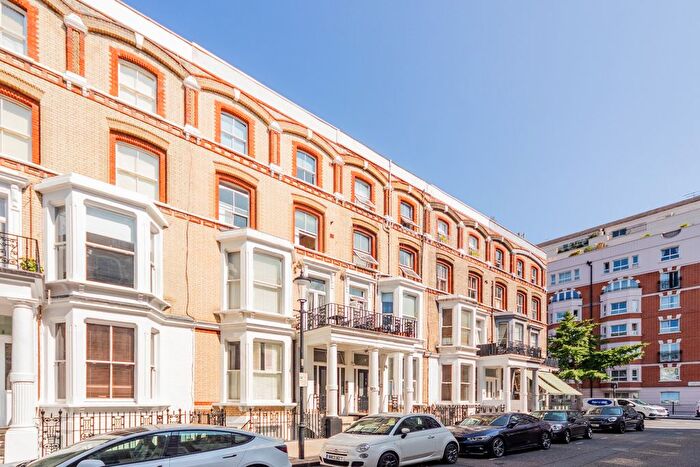 Studio To Rent In Flat, Cheniston Gardens, London, W8