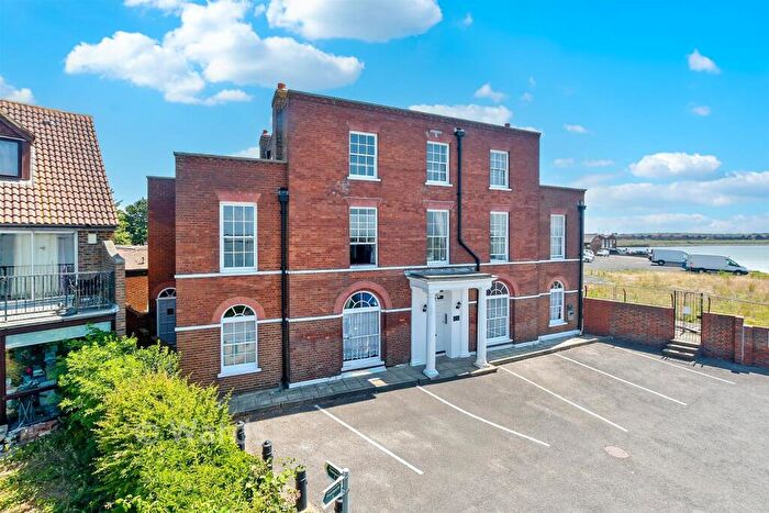 1 Bedroom Flat For Sale In West Street, Queenborough, Kent, ME11