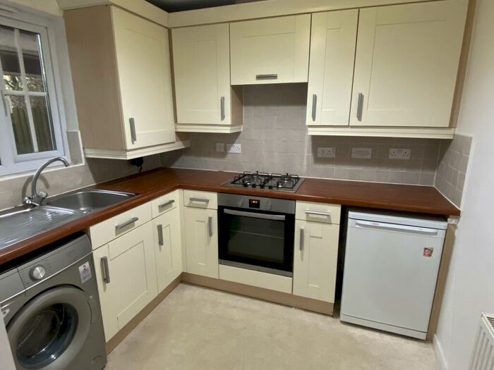 2 Bedroom Apartment To Rent In Primrose Place, Bessacarr, DN4