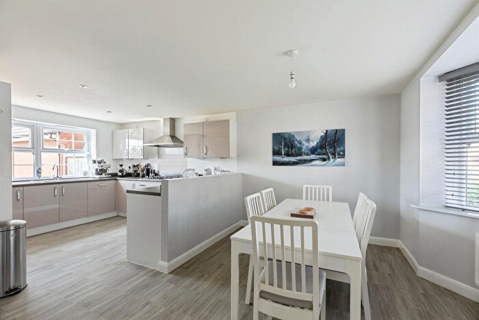 4 Bedroom Detached House For Sale In Saxon Way, Warboys, Huntingdon, PE28