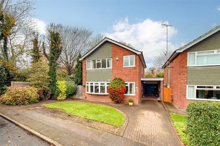 4 Bedroom Detached House For Sale In Courtfields, Harpenden, Hertfordshire, AL5