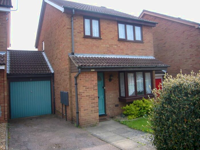3 Bedroom Semi-Detached House To Rent In Stonegate, Bancroft, Milton Keynes, MK13