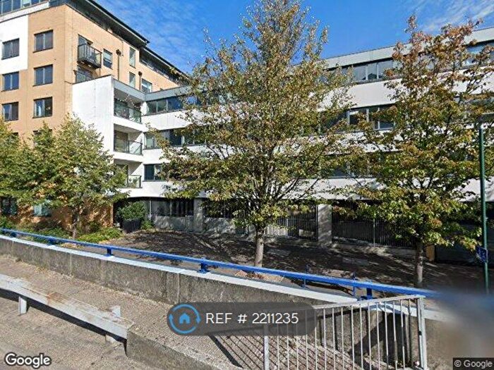 2 Bedroom Flat To Rent In Queens Gate, Watford, WD17