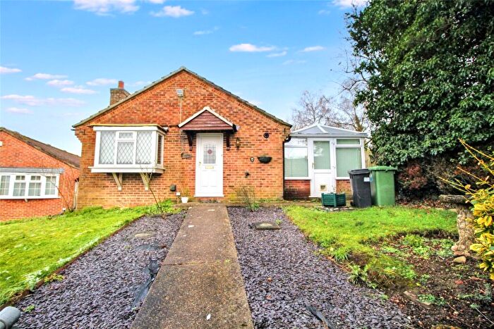 2 Bedroom Detached House For Sale In Wincanton Close, Alton, Hampshire, GU34