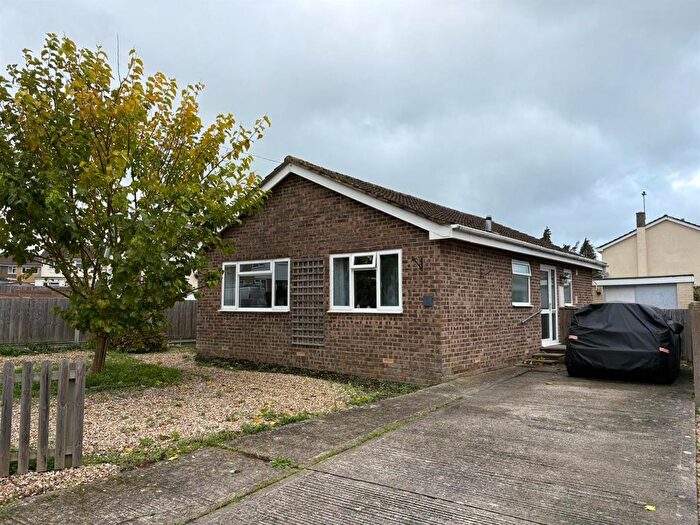 2 Bedroom Detached Bungalow For Sale In Wessex Road, Stalbridge, Sturminster Newton, DT10