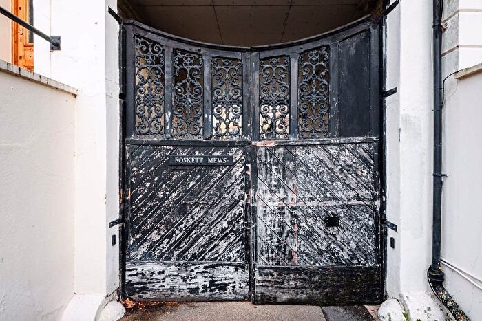 3 Bedroom Terraced House For Sale In Shacklewell Lane, London, E8