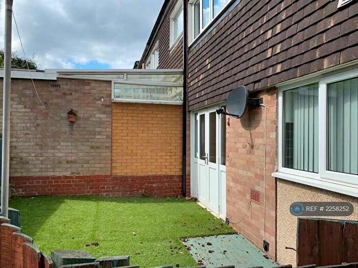 2 Bedroom Flat To Rent In Yorkminster Drive, Birmingham, B37