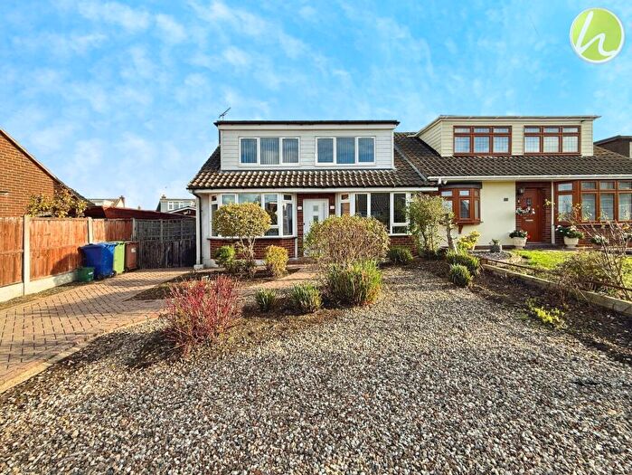 4 Bedroom Semi-Detached Bungalow For Sale In Ashway, Corringham, SS17