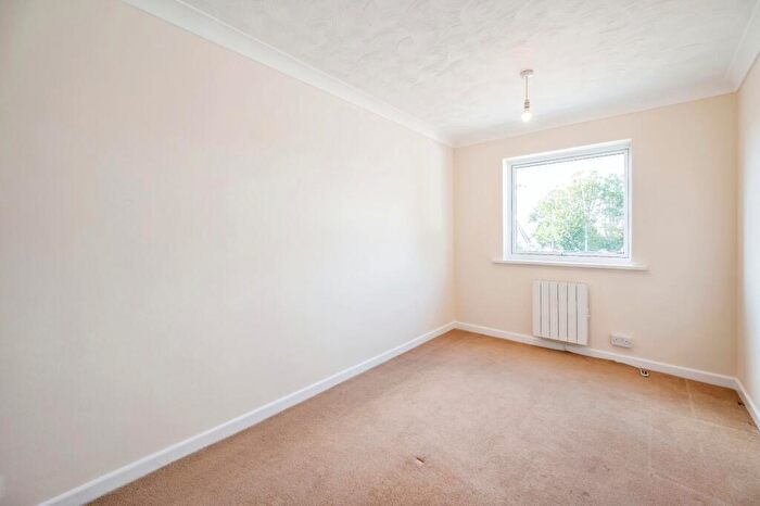 2 Bedroom Flat For Sale In Rails Lane, Hayling Island, Hampshire, PO11