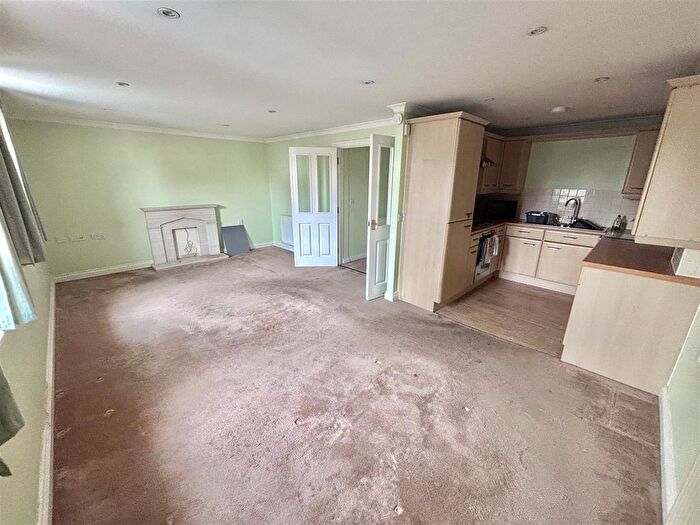 2 Bedroom Flat For Sale In Carlyon Road, St. Austell, PL25