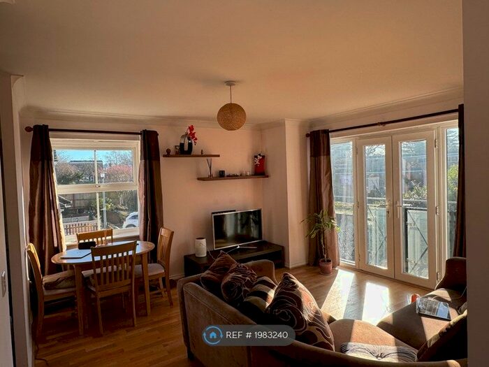 2 Bedroom Flat To Rent In Hazelwick Mews, Crawley, RH10