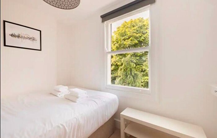 1 Bedroom Flat To Rent In Warwick Road, London, SW5