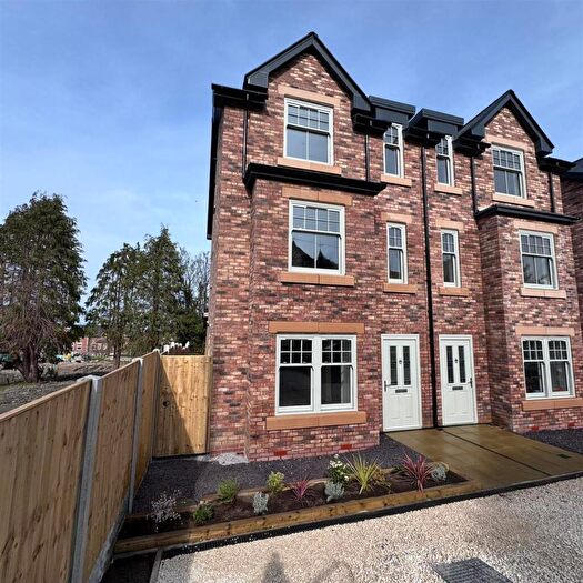 4 Bedroom Town House To Rent In Blossom Hill, Coed Pella Road, Colwyn Bay, LL29