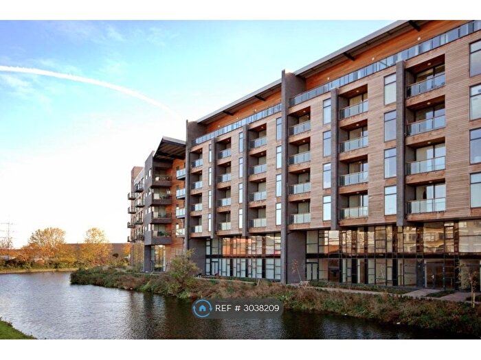 2 Bedroom Flat To Rent In Roach Road, London, E3
