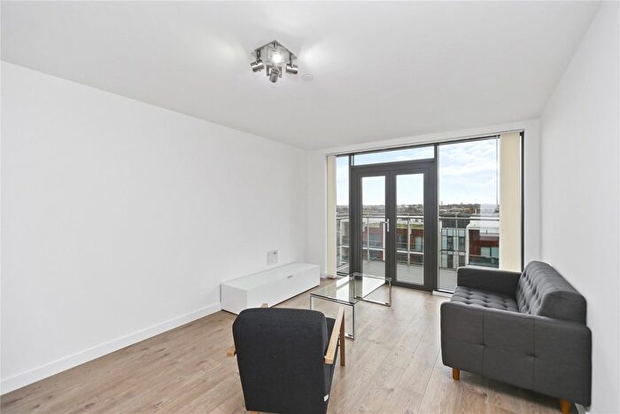 1 Bedroom Flat To Rent In Beechwood Road, London, E8