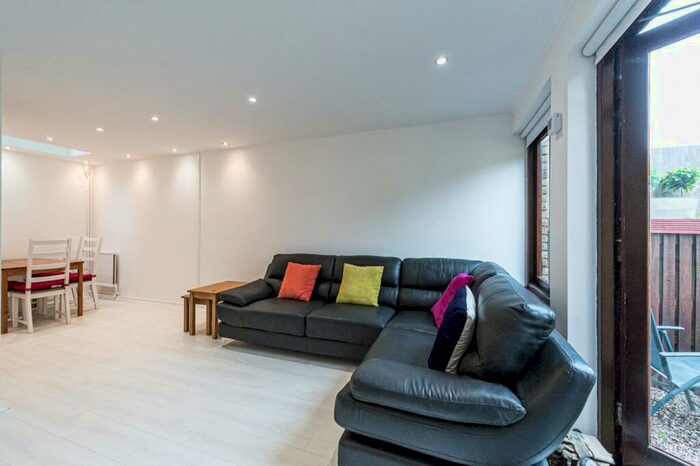 1 Bedroom Semi-Detached House To Rent In Beverley Close, Battersea, London, SW11