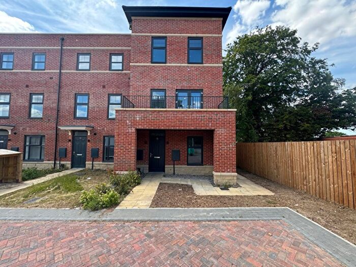 2 Bedroom End Of Terrace House To Rent In Acasia Terrace, Seacroft, Leeds, West Yorkshire, LS14