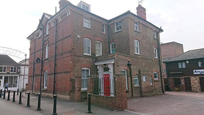 1 Bedroom Flat To Rent In Starnes Court, Union Street, Maidstone, Kent, ME14