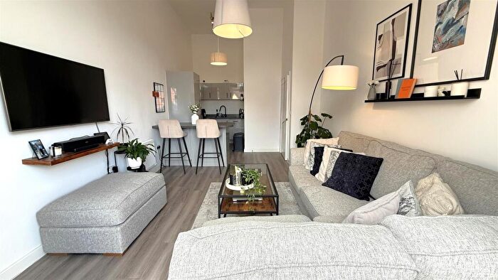 1 Bedroom Apartment For Sale In The Manor House, New House Farm Drive, Northfield Bvt, Birmingham, B31