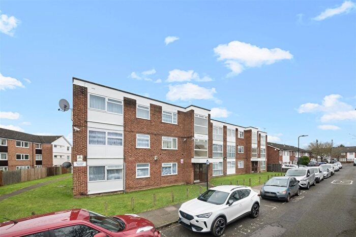 2 Bedroom Flat For Sale In Rutland House, The Farmlands, Northolt, UB5