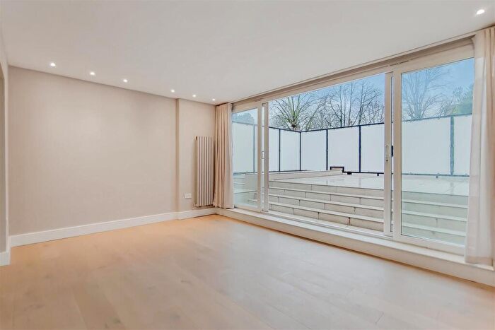 2 Bedroom Apartment To Rent In Fitzjohns Avenue, Hampstead, London, NW3