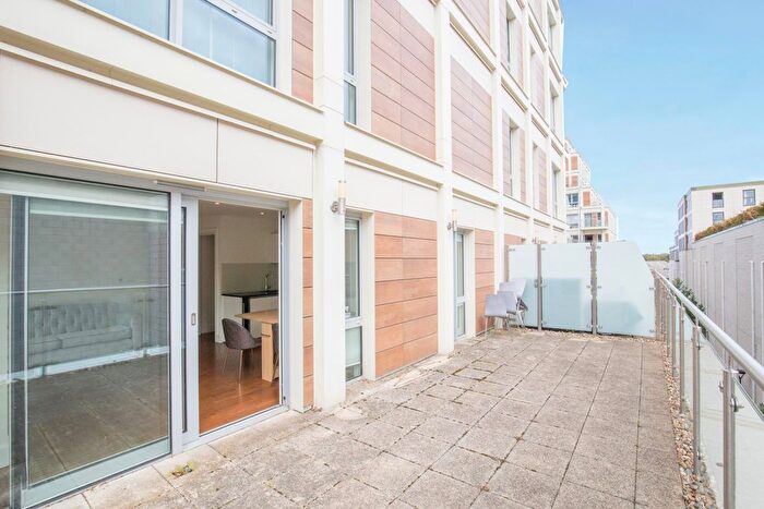 1 Bedroom Flat To Rent In Henry Macaulay Avenue, Kingston Upon Thames, KT2