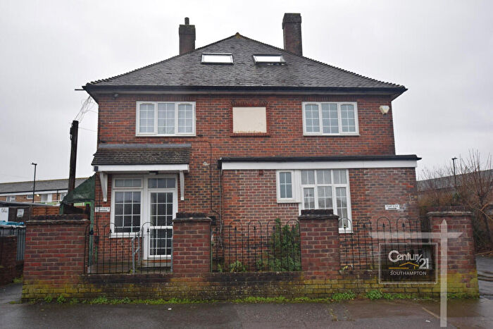 2 Bedroom Flat To Rent In |Ref: |, Swanage Close, Southampton, SO19