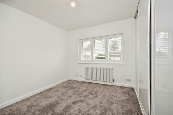 5 Bedroom Semi-Detached House For Sale In Firsgrove Crescent, Warley, Brentwood, CM14