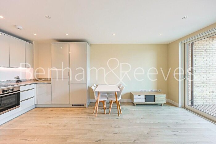1 Bedroom Apartment To Rent In Lismore Boulevard, London, NW9