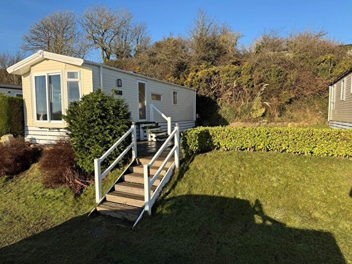 2 Bedroom Mobile/park Home For Sale In Brynteg, LL78