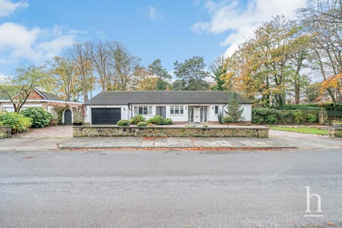 3 Bedroom Detached Bungalow To Rent In Budworth Close, Prenton, CH43
