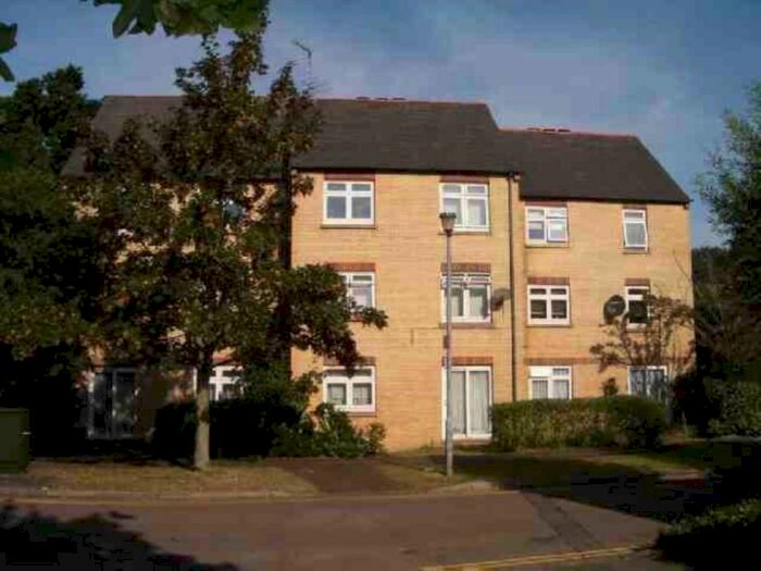 1 Bedroom Flat To Rent In Haltside, Hatfield, AL10