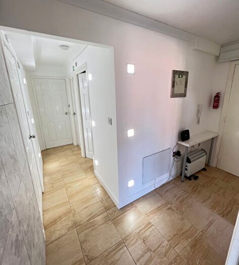 3 Bedroom Flat To Rent In Blaker Road, London, E15