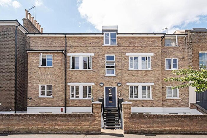 1 Bedroom Flat For Sale In Darnley Road, Hackney, London, E9