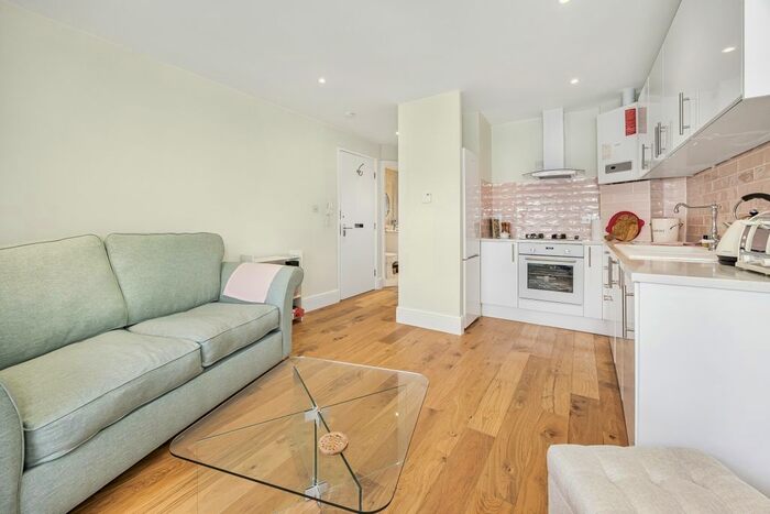 1 Bedroom Flat To Rent In St Pauls Court Yard, Deptford, SE8