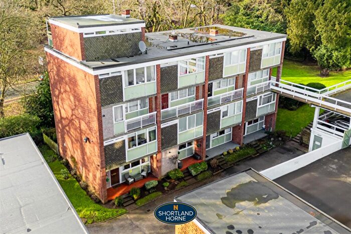 3 Bedroom Maisonette For Sale In Kenilworth Court, Styvechale, Coventry, CV3