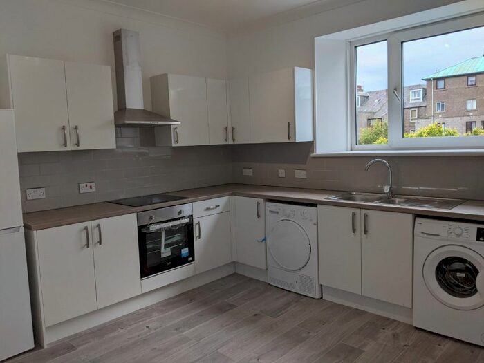 3 Bedroom Flat To Rent In Walker Road, Torry, Aberdeen, AB11