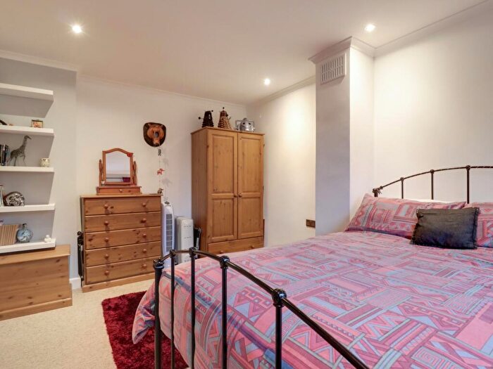 3 Bedroom End Of Terrace House For Sale In Mayfield Road, Southam, Warwickshire, CV47