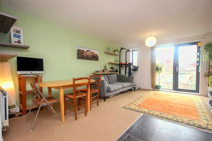2 Bedroom Flat To Rent In Saints Court, Pennywell Road, Bristol BS5