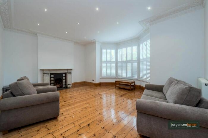 4 Bedroom Terraced House To Rent In Bloemfontein Road, London, W12