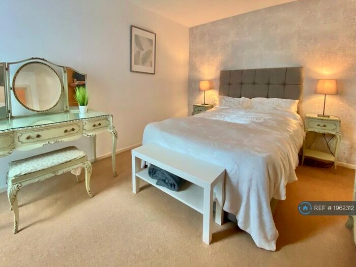 1 Bedroom Flat To Rent In Docklands Excel, London, E16