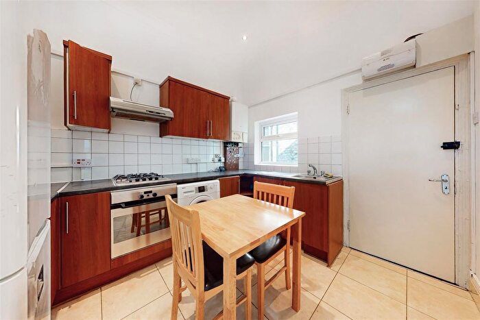 Studio To Rent In Ferndale Road, Clapham, SW4