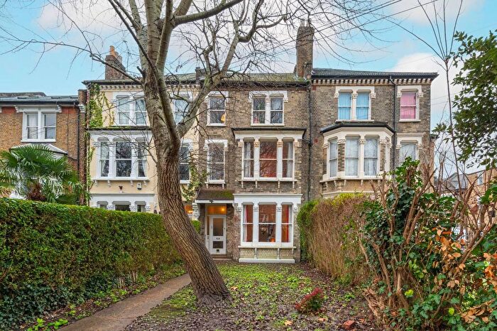 1 Bedroom Flat To Rent In Helix Gardens, Brixton, London, SW2