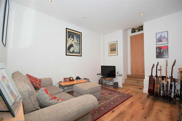 1 Bedroom Flat To Rent In Radnor Road, Twickenham, TW1