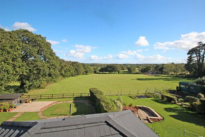 3 Bedroom Detached House For Sale In Station Road, Wootton Bridge, Ryde, PO33