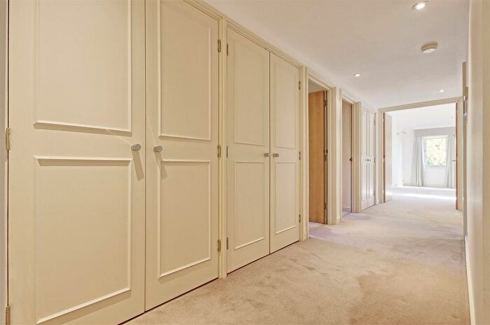 3 Bedroom Flat To Rent In Redwood Lodge, Grange Road, Cambridge, CB3