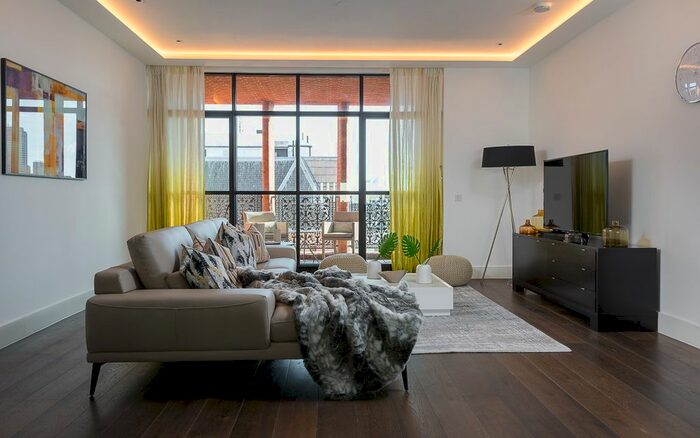 3 Bedroom Flat To Rent In Artillery Row, London, SW1P