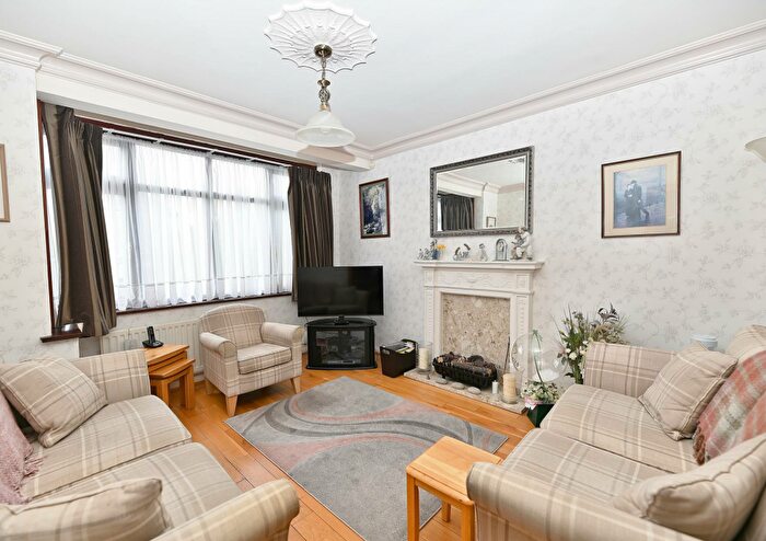 3 Bedroom Terraced House To Rent In Baron Gardens, Ilford, IG6